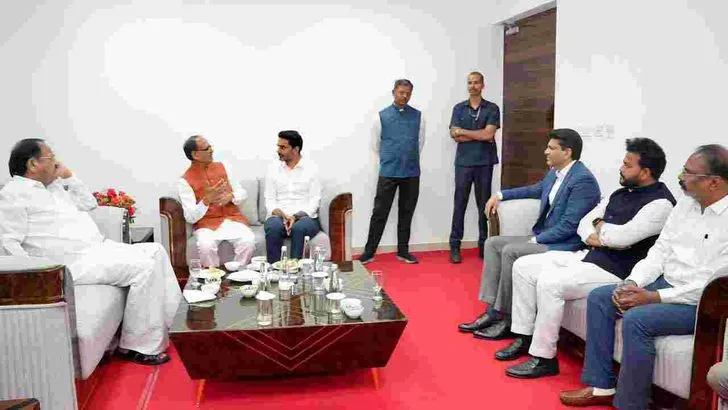 'అప్నాపన్‌-మై ఎక్స్‌పీరియన్స్ విత్ మోదీ' పుస్తకావిష్కరణ.. హాజరైన ప్రముఖులు