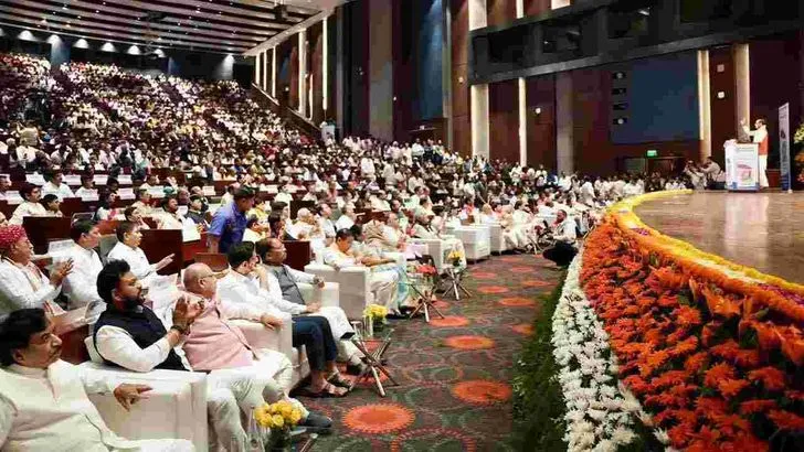 'అప్నాపన్‌-మై ఎక్స్‌పీరియన్స్ విత్ మోదీ' పుస్తకావిష్కరణ.. హాజరైన ప్రముఖులు