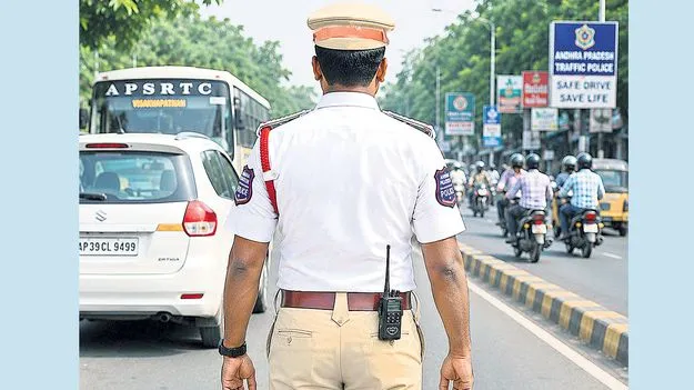 ఖాకీ దందా