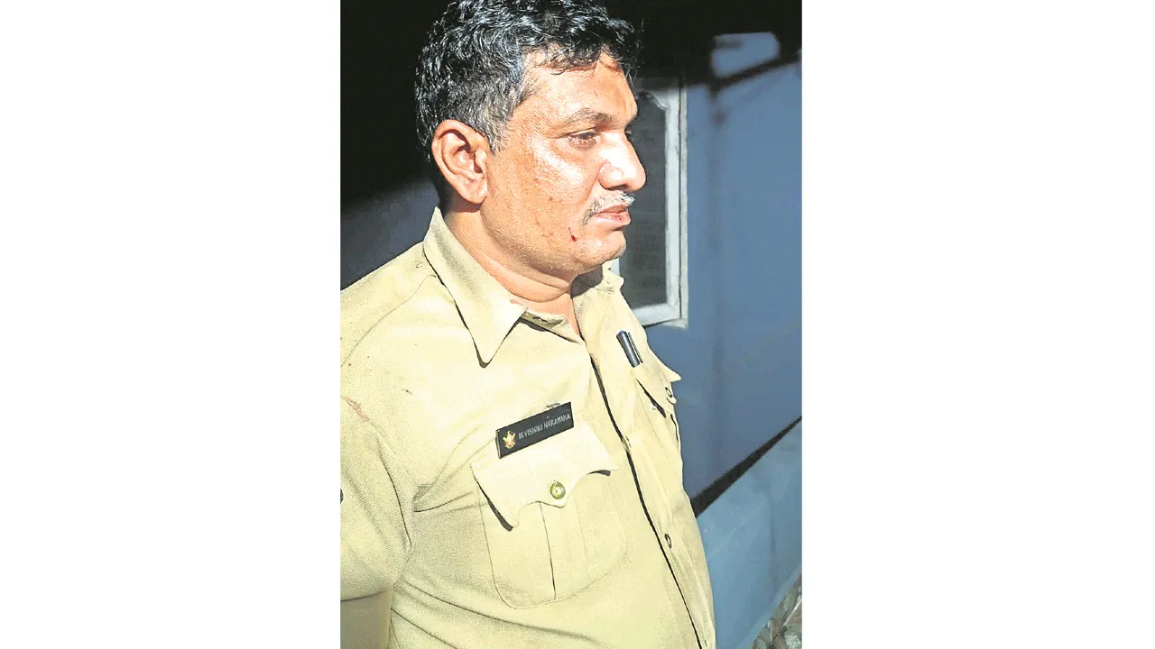 గంజాయి మత్తులో ఎస్‌ఐపై దాడి