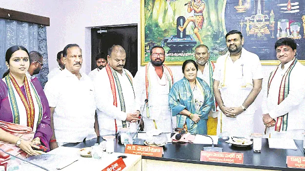 శ్రీకాళహస్తీశ్వరాలయంలో సామాన్య భక్తులకే ప్రాధాన్యం