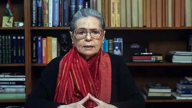 మోదీ యూటర్న్‌కు 30 నెలలు పట్టింది.. పార్లమెంటు ప్రత్యేక సమావేశంపై సోనియాగాంధీ ఫైర్