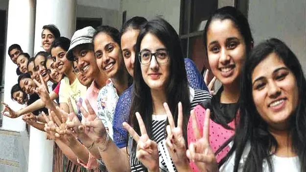 Raajanna siricilla బాలికలదే పైచేయి..