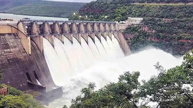 శ్రీశైలానికి ఆగిన వరద.. 