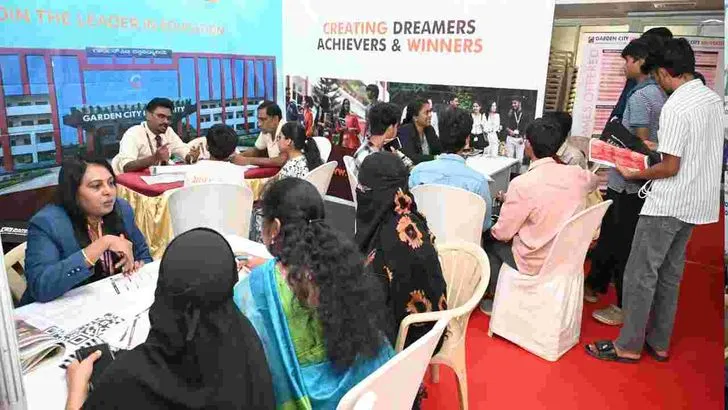 ఏబీఎన్ ఆంధ్రజ్యోతి ఆధ్వర్యంలో విద్యా జ్యోతి కార్యక్రమం.. రెండో రోజు విశేష స్పందన