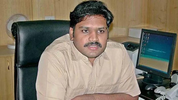 ఇంధన నిల్వలు ఉన్నాయి.. ఆందోళన వద్దు: స్టీఫెన్ రవీంద్ర