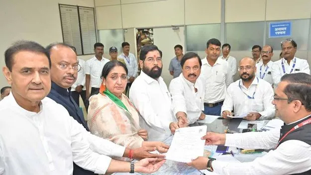 బారామతి ఉపఎన్నికకు అజిత్ పవార్ భార్య నామినేషన్.. ఏకగ్రీవం కోసం కాంగ్రెస్‌కు విజ్ఞప్తి