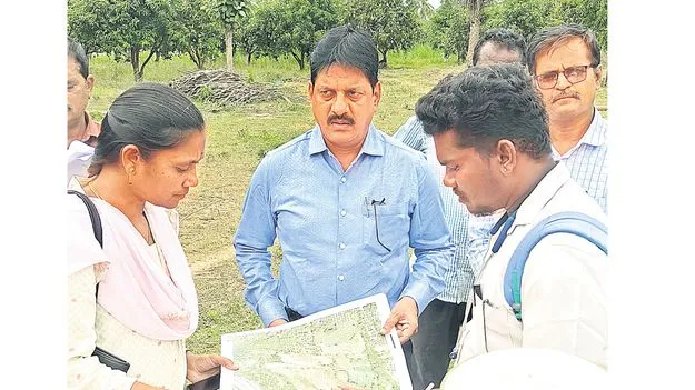 Re-survey: పకడ్బందీగా రీసర్వే నిర్వహించాలి