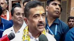 సువేందును చుట్టుముట్టిన టీఎంసీ మద్దతుదారులు.. స్పల్ప లాఠీచార్జి