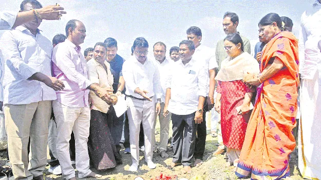 తొలిరోజు 702 పంచాయతీల్లో.. 