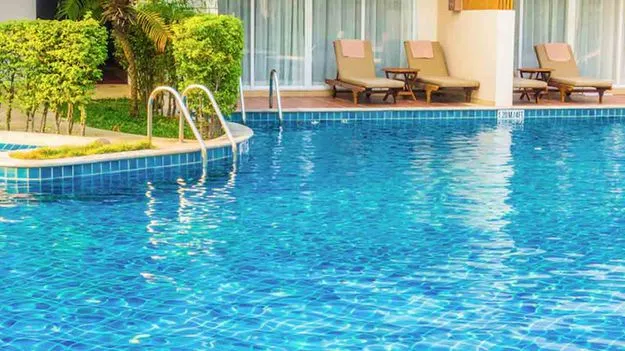 హనుమకొండలో విషాదం.. స్విమ్మింగ్‌ పూల్‌‌లో శవాలై తేలిన తల్లీకూతుళ్లు..