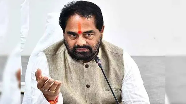మాజీ స్పీకర్ తమ్మినేని సీతారాం కుటుంబంపై భూ ఆక్రమణ కేసు