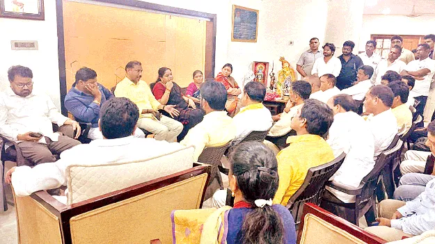   Replace అరకు పార్లమెంట్‌ అధ్యక్షురాలిని మార్చండి