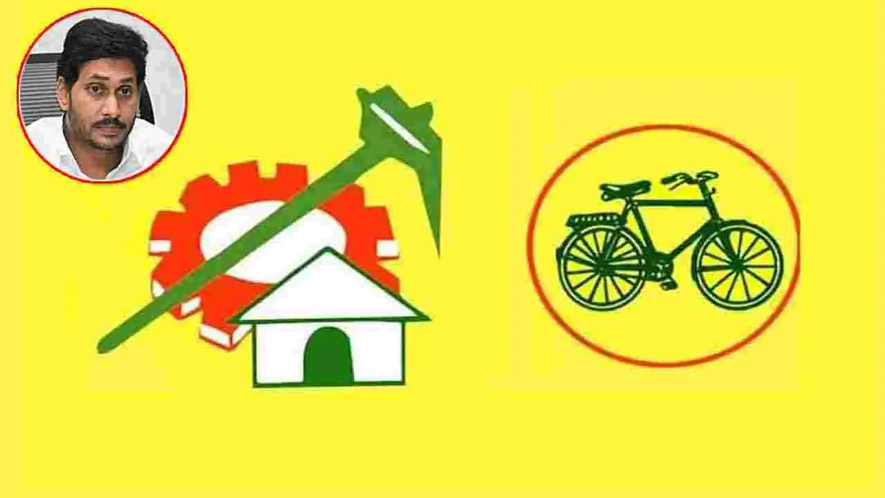 జగన్, సజ్జల ప్రజల జీవితాలతో చెలగాటమాడారు: హనుమంతరావు