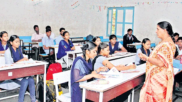 టీచర్ల సర్దుబాటులో ప్రతిష్టంభన