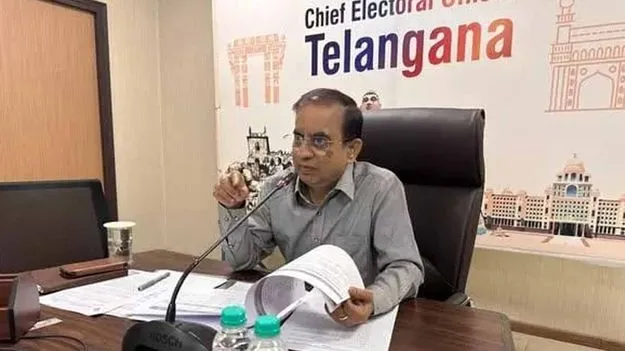 ఈసీఐ పేరుతో ఓటర్లకు మోసపూరిత సందేశాలు: సీఈవో సుదర్శన్ రెడ్డి