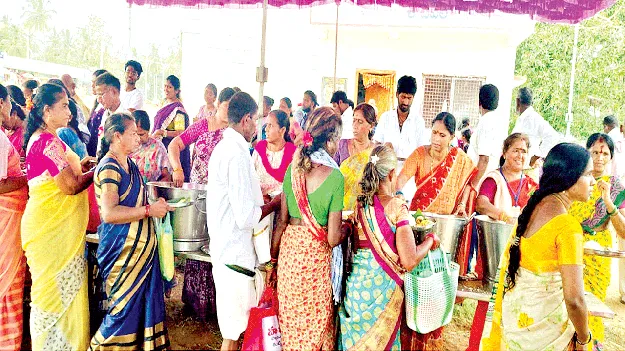   Annadanam at Another  దర్శనం ఒక చోట.. అన్నసమారాధన మరోచోట