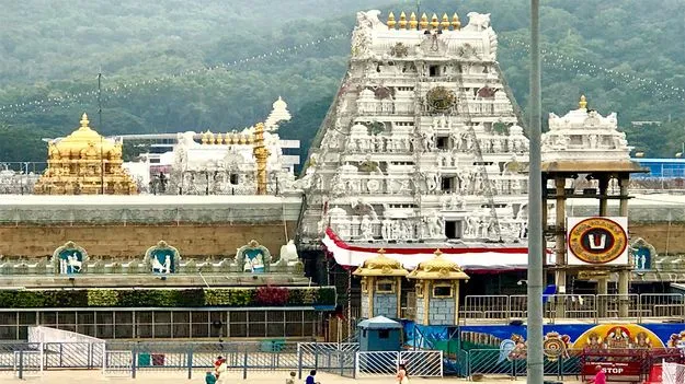 తిరుమల వేంకటేశ్వరస్వామి సర్వదర్శనానికి 24 గంటలు