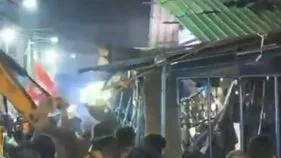 కోల్‌కతాలో టీఎంసీ ఆఫీస్‌పై దాడి.. అర్ధరాత్రి బుల్డోజర్‌తో కూల్చివేత..