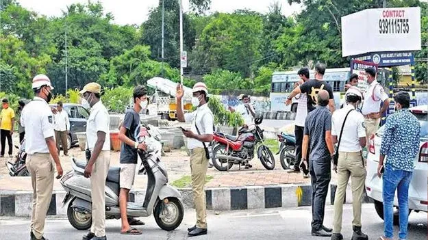 నకిలీ నంబర్ ప్లేట్లపై హైదరాబాద్ ట్రాఫిక్ పోలీసుల ఉక్కుపాదం