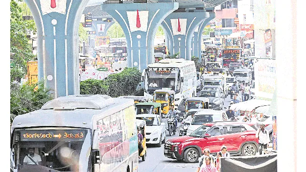 ట్రాఫిక్‌ కష్టాలు 