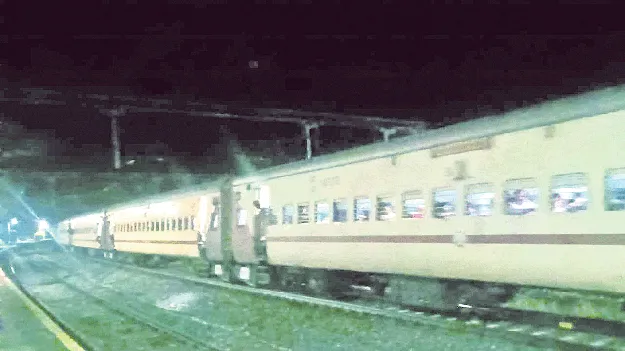 తిరుపతి ఎక్స్‌ప్రెస్‌ చక్రాల్లో మంటలు