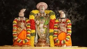 శ్రీవారి సర్వ దర్శనానికి 12 గంటల సమయం