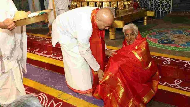 తిరుమల శ్రీవారిని దర్శించుకున్న 116 ఏళ్ల వృద్ధురాలు..