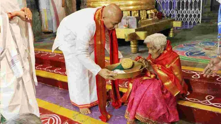 తిరుమల శ్రీవారిని దర్శించుకున్న 116 ఏళ్ల వృద్ధురాలు..
