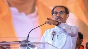 ఫిరాయింపు గ్రూపులను గుర్తించొద్దు.. ఓం బిర్లాకు ఉద్ధవ్ శివసేన లేఖ