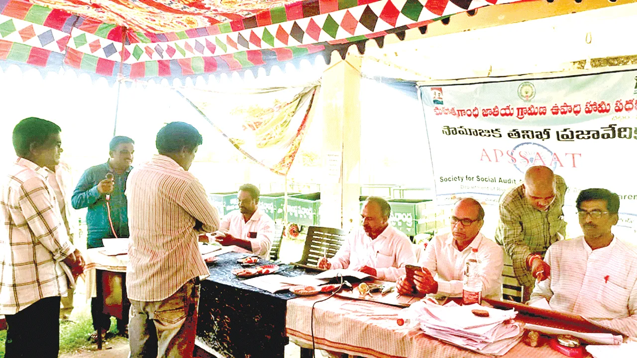Coconut Saplings?   కొబ్బరి మొక్కలేవీ?
