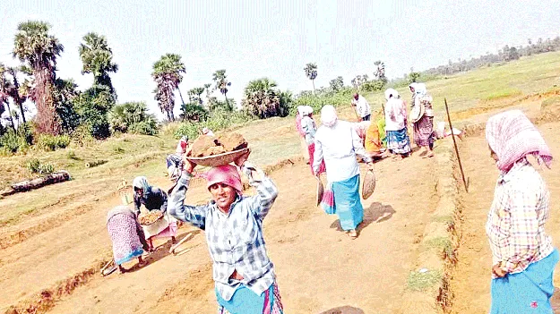 వేతనజీవులకు వడదెబ్బ 