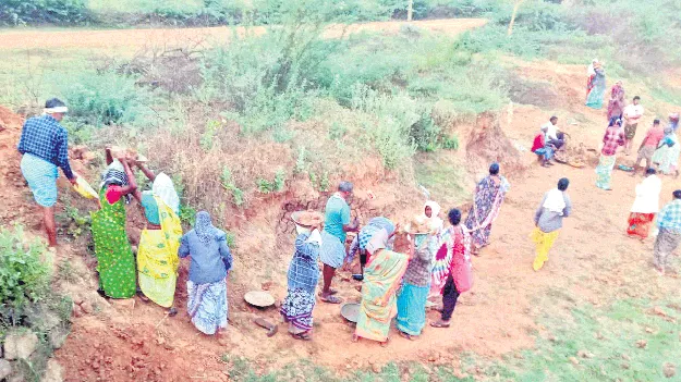 ‘ఉపాధి’ లేక ఉసూరు