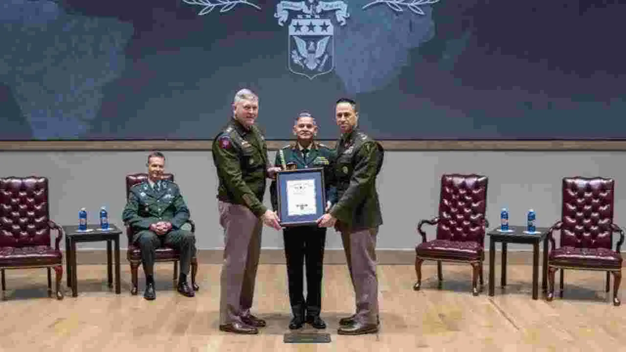 'ఇంటర్‌నేషనల్ హాల్ ఆఫ్ ఫేమ్'లో జనరల్ ఉపేంద్ర ద్వివేదికి చోటు