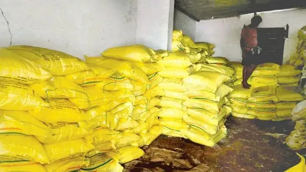 జిల్లా దాటిన ఎరువులు
