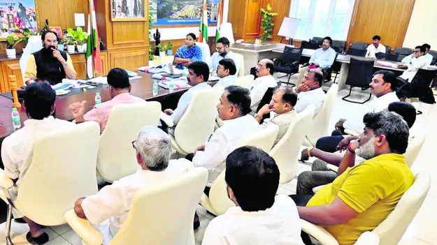 రాష్ట్రంలోనే ఆదర్శ, అభివృద్ధి కేంద్రాలుగా తీర్చిదిద్దుతాం