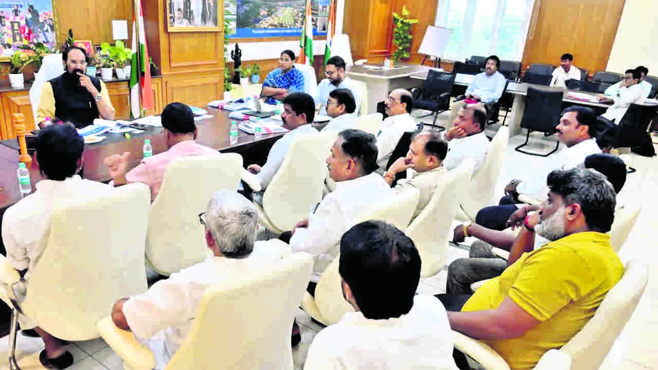 రాష్ట్రంలోనే ఆదర్శ, అభివృద్ధి కేంద్రాలుగా తీర్చిదిద్దుతాం