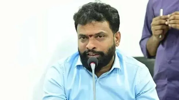 కార్మికులకు అపార అవకాశాలు.. సద్వినియోగం చేసుకోండి: మంత్రి వాసంశెట్టి సుభాశ్