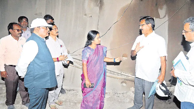 నిర్దేశిత గడువులోపు వెలిగొండ పూర్తి