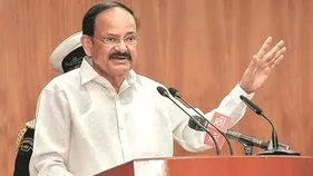 దేశాభివృద్ధిలో యువతదే కీలక పాత్ర: వెంకయ్యనాయుడు