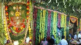 ఘనంగా శాకంబరీ ఉత్సవాలు.. వివిధ రకాల పండ్లు, కూరగాయలతో దుర్గమ్మ దర్శనం