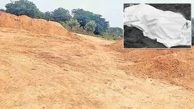 విశాఖపట్నంలో రెండు మృతదేహాల కలకలం..