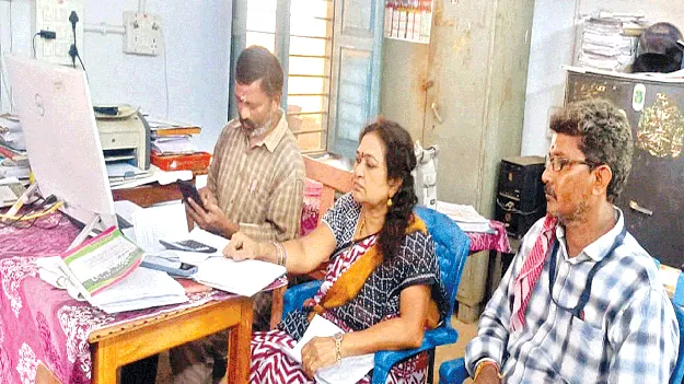  Pension Funds పింఛ‌న్ల‌ మిగులు నిధుల జమలో నిర్లక్ష్యం