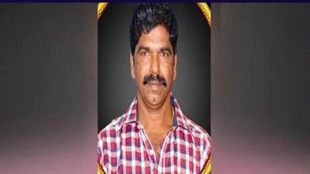 వైసీపీ వీరంగంతో గాయపడ్డ చిరు వ్యాపారి మృతి