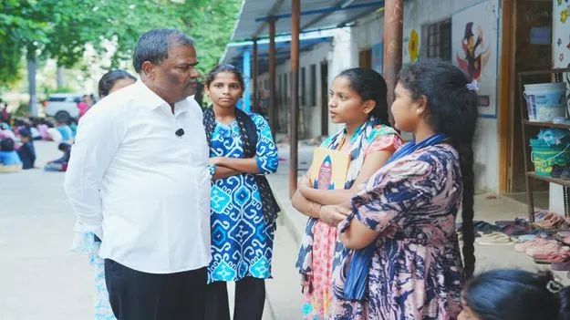 గురుకుల విద్యాలయంలో వసతులు కల్పించాలి