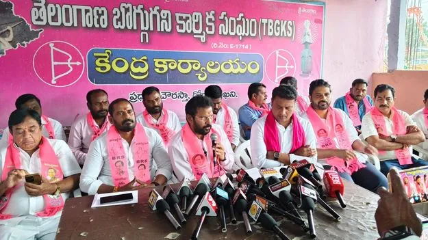 కార్మికుల జీవితాలతో ఆడుకుంటున్న సింగరేణి