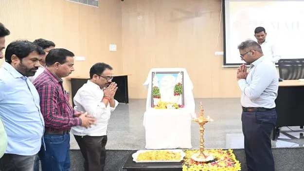 గాంధీ జీవన విధానం ప్రతీ ఒక్కరికి ఆదర్శం  