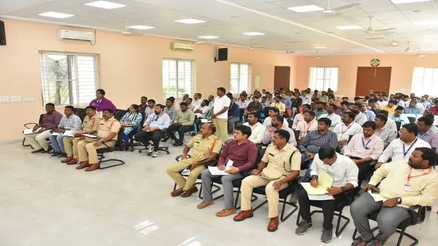 బ్యాంకులు, ఏటీఎంల వద్ద  భద్రత చర్యలు చేపట్టాలి 