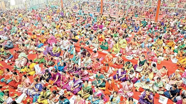 వైభవంగా సామూహిక వరలక్ష్మీ వ్రతం