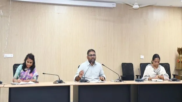 విద్యార్థుల భద్రతకు ప్రాధాన్యం ఇవ్వాలి